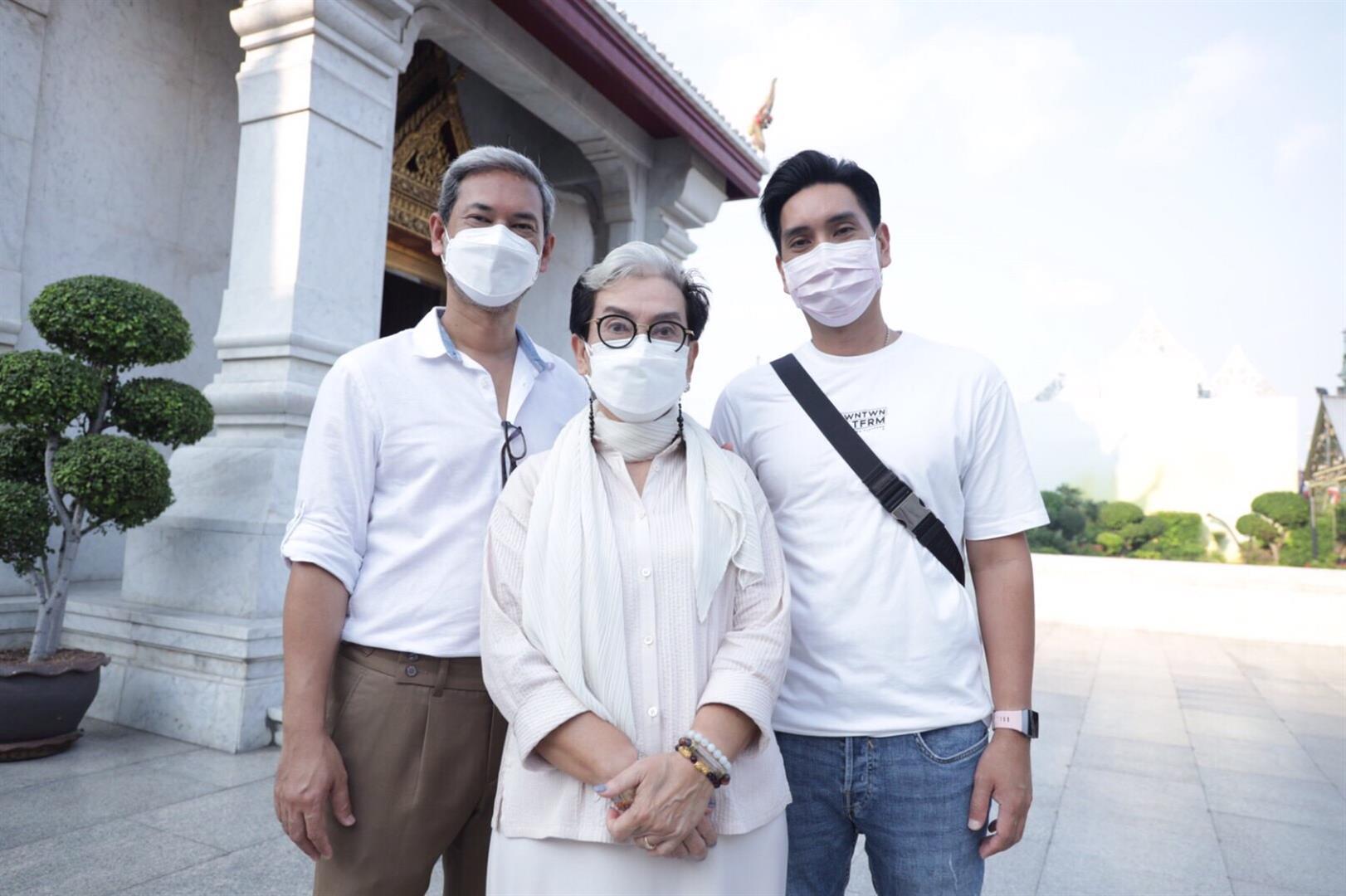 จัดเต็ม! ฤกษ์มหาสิทธิโชค “ต้น-ณฐนนท์” นำทีมมูเตลู “มักกะลีที่รัก” 